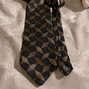 Vintage 100% Imported Silk Tie by Ziggurat Feeling.